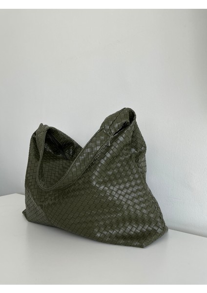 Verona Örgü Dokulu Salaş Görünümlü ve Geniş Hacimli Kadın Omuz Çantası(: Boy 28*en 48*TABAN12 Cm)
