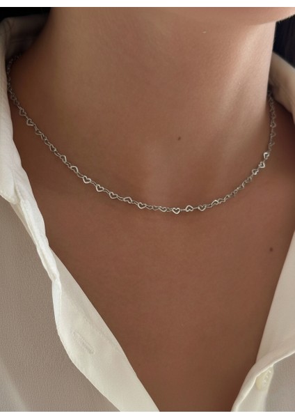 Kalp Detaylı Gümüş Zincir Kolye