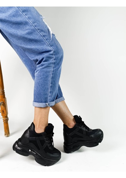 Siyah Renk Içten Gizli Topuk Bağcıklı Kadın Sneakers modelleri