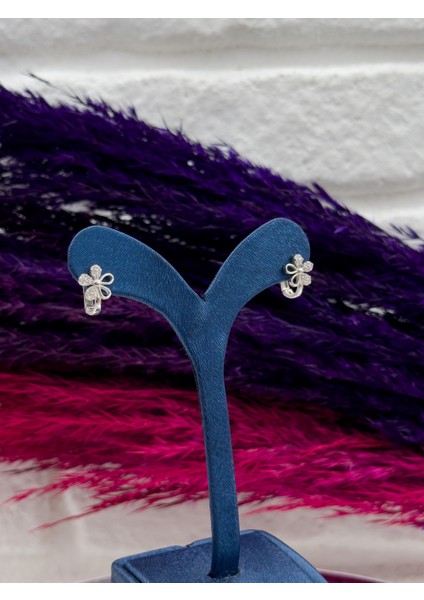 925 Ayar Gümüş Yonca Modeli Zarif Kız Çocuk Küpesi fiyatları