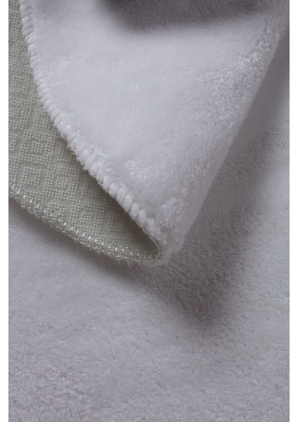 Beyaz Cloudy Banyo Takımı 3'lü Dekoratif Peluş Kaymaz Taban Yıkanabilir. (60X100-40X60-60X60) fiyatları