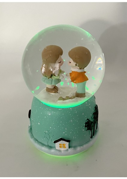 Winter Lovers - Kış Aşıkları Işıklı ve Müzikli Kar Küresi Yeşil indirimleri