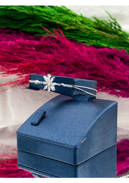 925 Ayar Gümüş Zirkon Taşlı Lotus Modeli Lüks Kadın Bileklik modelleri