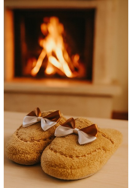 Golden Fiyonklu Kapalı Kadın Ev Terliği Günlük Rahat Kışlık Terlik modelleri