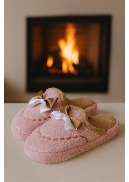 Golden Fiyonklu Kapalı Kadın Ev Terliği Günlük Rahat Kışlık Terlik modelleri