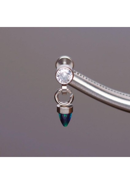 Yüksek Kalite G23 Titanium Titanyum / Yeşil Opal Spayk 6mm x 1.2mm Labret Piercing