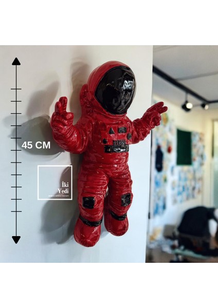 Tobby 45 cm Kırmızı Astronot Duvar Dekoru – Dekoratif Obje, Konsept Ev ve Ofis Hediyelik Ürün
