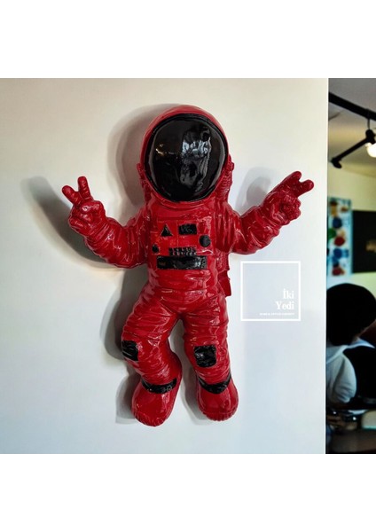 Tobby 45 cm Kırmızı Astronot Duvar Dekoru – Dekoratif Obje, Konsept Ev ve Ofis Hediyelik Ürün fiyatları
