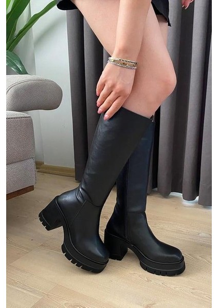 Kadın Lagora Siyah Deri 8 cm Topuklu Yandan Fermuarlı Çizme Siyah modelleri