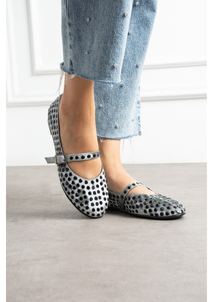 Ruby Kadife Taş Detaylı Bilekten Bağlamalı Kadın Babet indirimleri