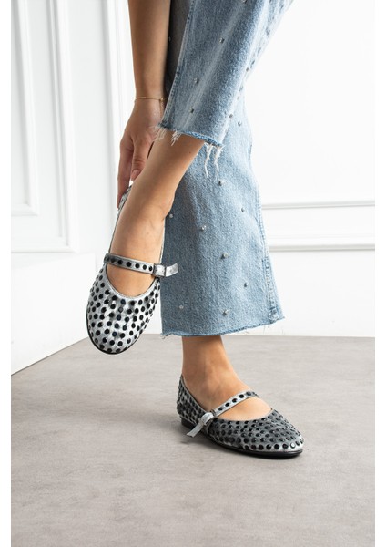 Ruby Kadife Taş Detaylı Bilekten Bağlamalı Kadın Babet