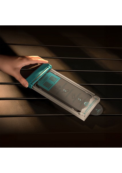 iPhone 17 Pro Max Uyumlu Benks Glass Warrior 2.0 Ezfita Safir Ekran Koruyucu Uygulama Aparatı Şeffaf indirimleri