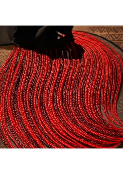 Kırmızı Örgülü Şapka-Kırmızı Rasta Saçlı Şapka-Rasta Saçlı Şapka-Pratik Takma Saç modelleri