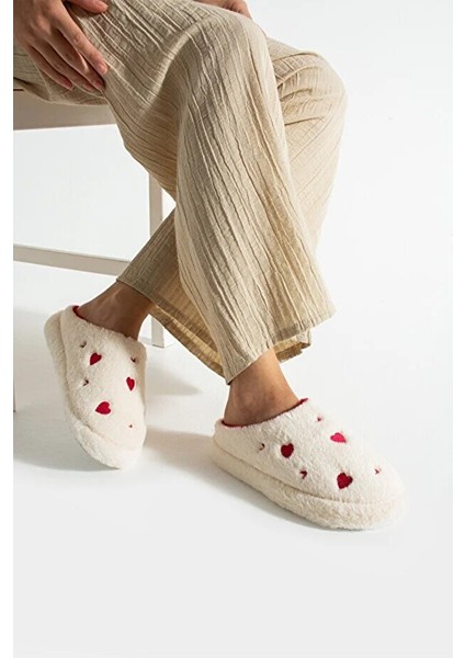 Kadın Peluş Kalpli Ev Terliği Misafir Terliği Bohça Terliği fiyatları