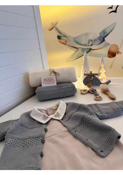 Hoşgeldin Erkek Bebek Yenidoğan Hediye Kutusu Triko Battaniye Tulum Hırka Oyuncak Kıyafet Takımı Seti fiyatları
