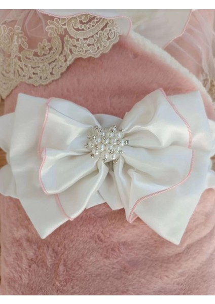 Yenidoğan Wool Yün Kumaş Taç Nakışlı Güpür Duvaklı Fiyonk Prizma Taş Unisex Kundak Bebek Battaniyesi Pembe