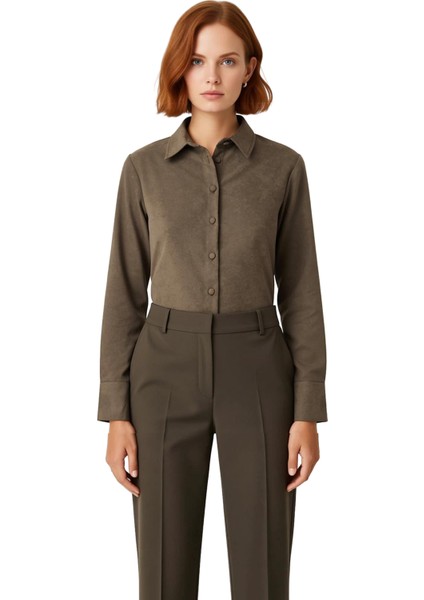 Kadınların Gündelik Şıklığını Tamamlayacak Süet Dokulu Regular Fit Uzun Kollu Gömlek Modeli fırsatları