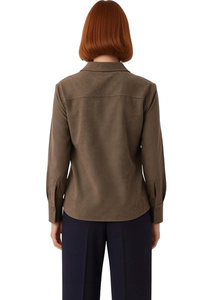 Kadınların Gündelik Şıklığını Tamamlayacak Süet Dokulu Regular Fit Uzun Kollu Gömlek Modeli indirimleri