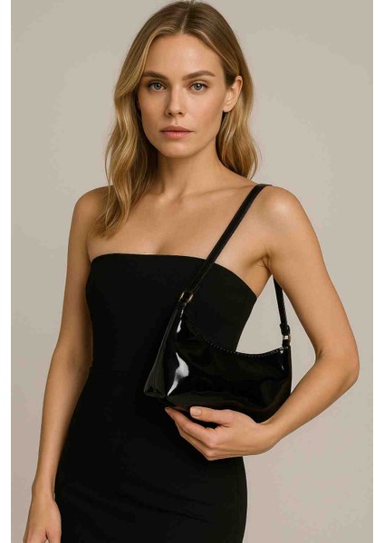 Rugan Siyah Kadın Mini Omuz ve El Çanta – Günlük ve Gece Kombinlerine Uygun