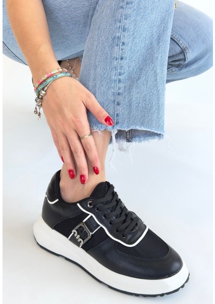 Tanwe Siyah Cilt Bağcıklı Spor Ayakkabı - Lisinya