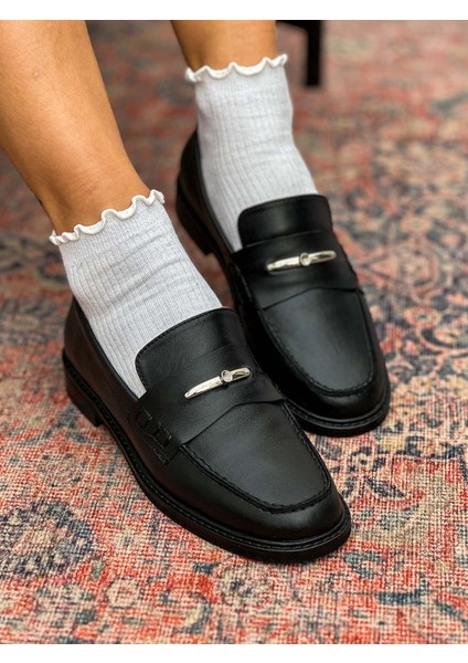 Delos Deri Toka Detaylı Siyah Kadın Loafer