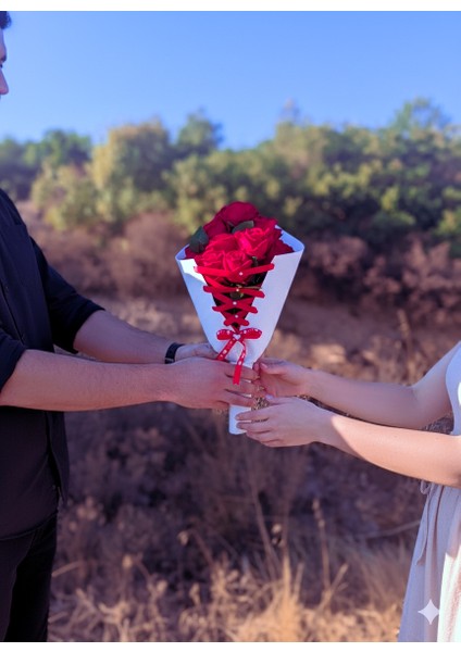 ❤️ Kırmızı Gül Buketi – Romantik ve Zarif Hediye Seçeneği modelleri