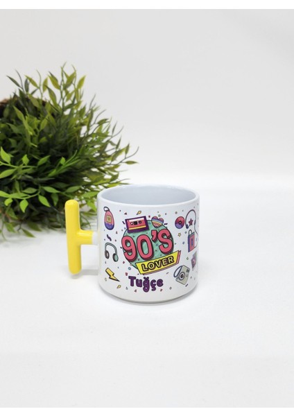 Isme Özel Kişiye Özel Kırmızı 90’lar Tasarımlı Retro Porselen T Kupa Bardak Latte Fincanı