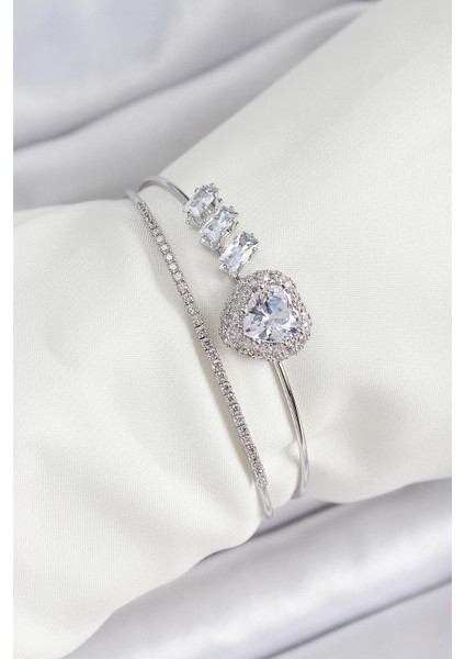 Pirinç Gümüş Renk Kalpli Zirkon Taşlı Kadın Bileklik - Lisinya