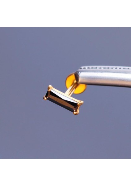 Yüksek Kalite G23 Titanium Dikdörtgen Hematit Zirkon Altın Titanyum 8x1.2mm Labret Piercing
