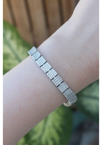 Vip Seri Pirinç Zirkon Taşlı Gümüş Renk Kare Su Yolu Model Bileklik - Lisinya fiyatları