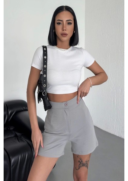 Tarz ve Rahatlığı Bir Arada Sunan Yüksek Bel Esnek Likralı Krep Şort Gri ( Lisinya )