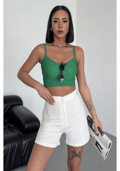 Tarz ve Rahatlığı Bir Arada Sunan Yüksek Bel Esnek Likralı Krep Şort Beyaz ( Lisinya )