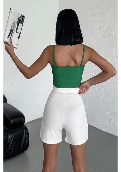 Tarz ve Rahatlığı Bir Arada Sunan Yüksek Bel Esnek Likralı Krep Şort Beyaz ( Lisinya ) fırsatları