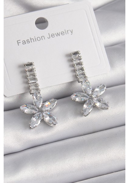 Pirinç Gümüş Renk Su Yolu Zirkon Taşlı Çiçek Model Kadın Küpe - Lisinya