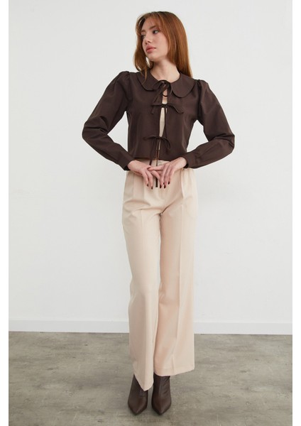 Bebe Yaka Önden Bağlamalı Crop Bluz modelleri