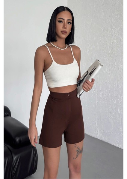 Tarz ve Rahatlığı Bir Arada Sunan Yüksek Bel Esnek Likralı Krep Şort Kahverengi ( Lisinya ) fiyatları