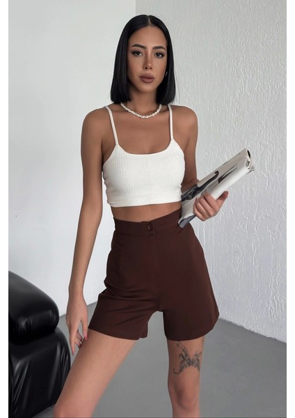 Tarz ve Rahatlığı Bir Arada Sunan Yüksek Bel Esnek Likralı Krep Şort Kahverengi ( Lisinya ) modelleri