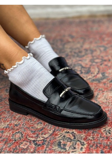Delos Deri Toka Detaylı Siyah Rugan Kadın Loafer