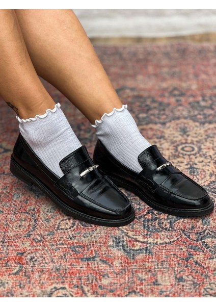 Delos Deri Toka Detaylı Siyah Rugan Kadın Loafer modelleri