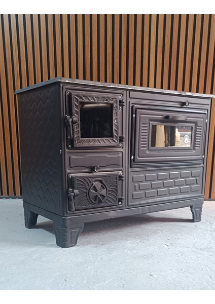 Mat Siyah 40'lık Döküm Tuğlalı Kuzineli Emaye Soba (Camlı)