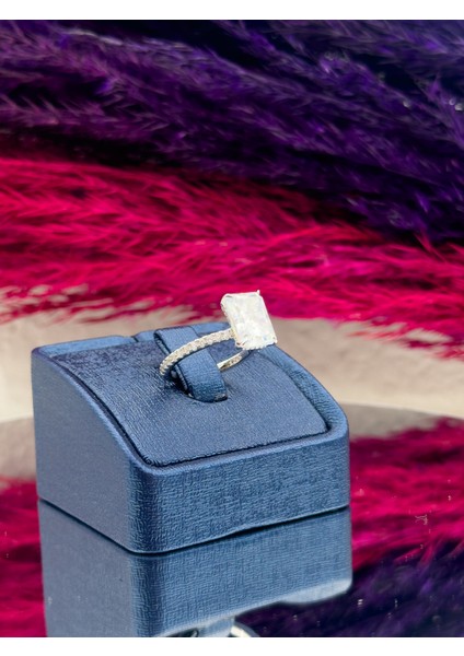 925 Ayar Gümüş Mosanite Taşlı Baget Model Zarif Kadın Yüzük fiyatları