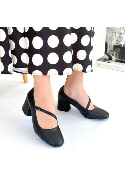 Kier Siyah Cilt Topuklu Ayakkabı indirimleri