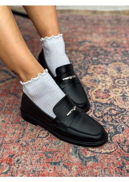 Delos Deri Toka Detaylı Siyah Kadın Loafer modelleri