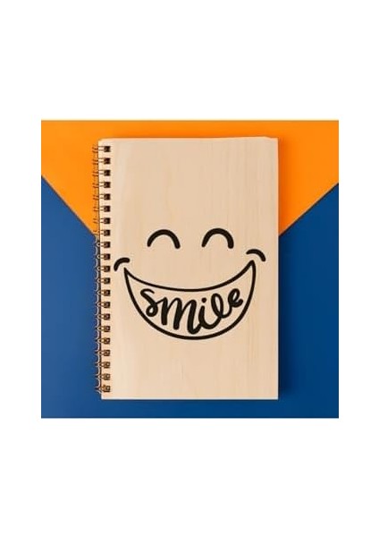 Her Zaman Gülümse Tasarımlı 8 cm x 12 cm Ölçülerinde Çizgisiz 48 Yaprak Ahşap Kapaklı Defter modelleri