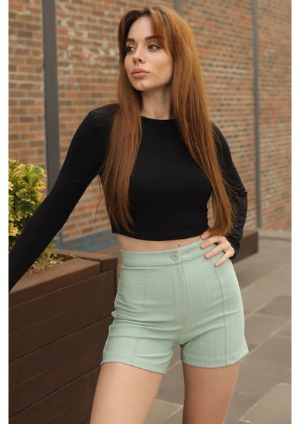 Zarif ve Şıklığı Bir Arada Sunan Yüksek Bel Krep Esnek Çimalı Çizgili Şort Su Yeşili ( Lisinya )