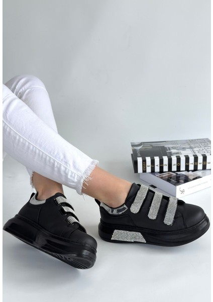 Elika Siyah Cilt Cırt Cırtlı Spor Ayakkabı - Lisinya modelleri