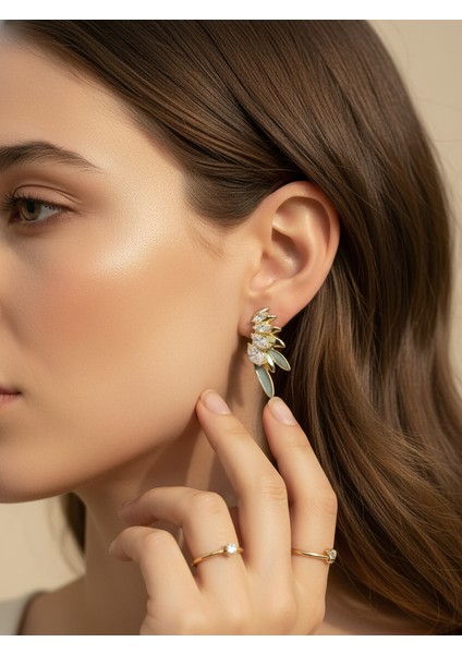 Lüks Altın Tonlu Yeşil Mine ve Markiz Kesim Zirkon Taşlı Kanat Küpe modelleri