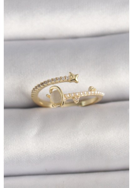 Pirinç Gold Renk Zirkon Taşlı Beyaz Mineli Yıldız Detaylı Ayarlanabilir Kadın Yüzük - Lisinya