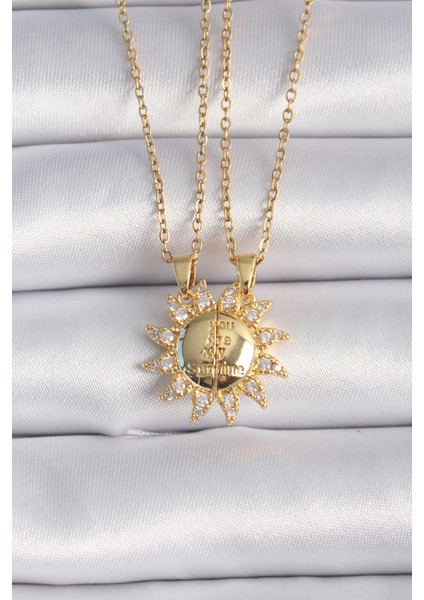 316L Çelik Gold Renk Zirkon Taşlı Güneş Model Işleme Yazı Detay Arkadaş Kolyesi - Lisinya fiyatları