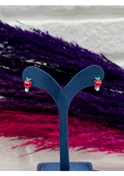 925 Ayar Gümüş Elma Figürlü Zarif Kız Çocuk Küpesi modelleri